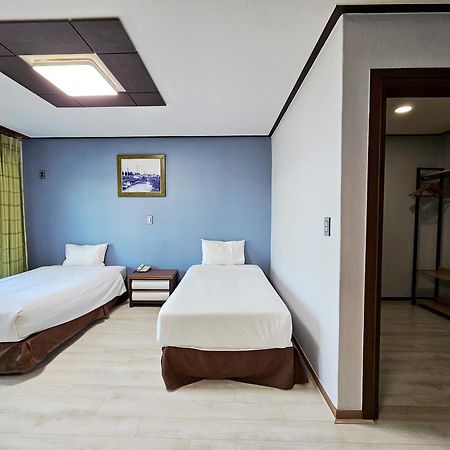 Sea Cliff Hotel Чеджу Екстериор снимка