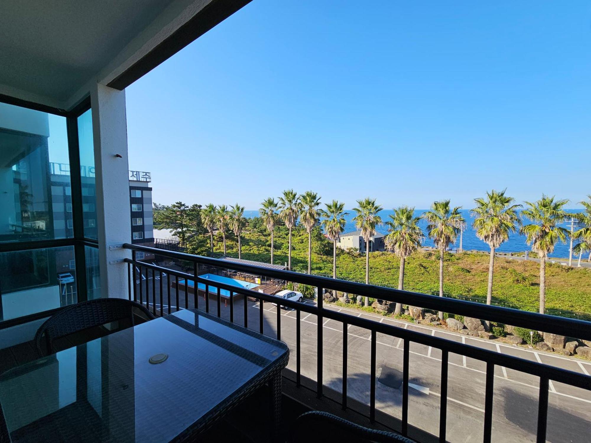 Sea Cliff Hotel Чеджу Екстериор снимка