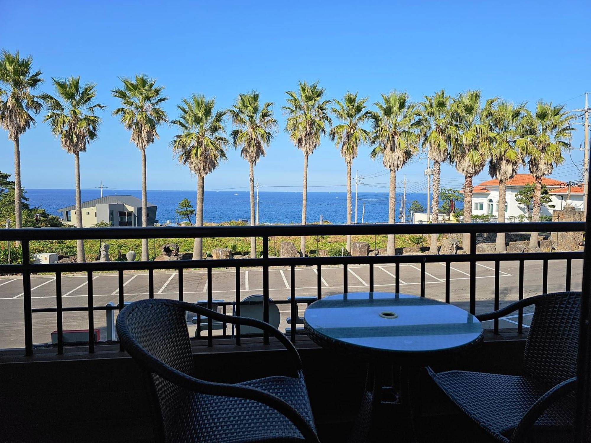 Sea Cliff Hotel Чеджу Екстериор снимка
