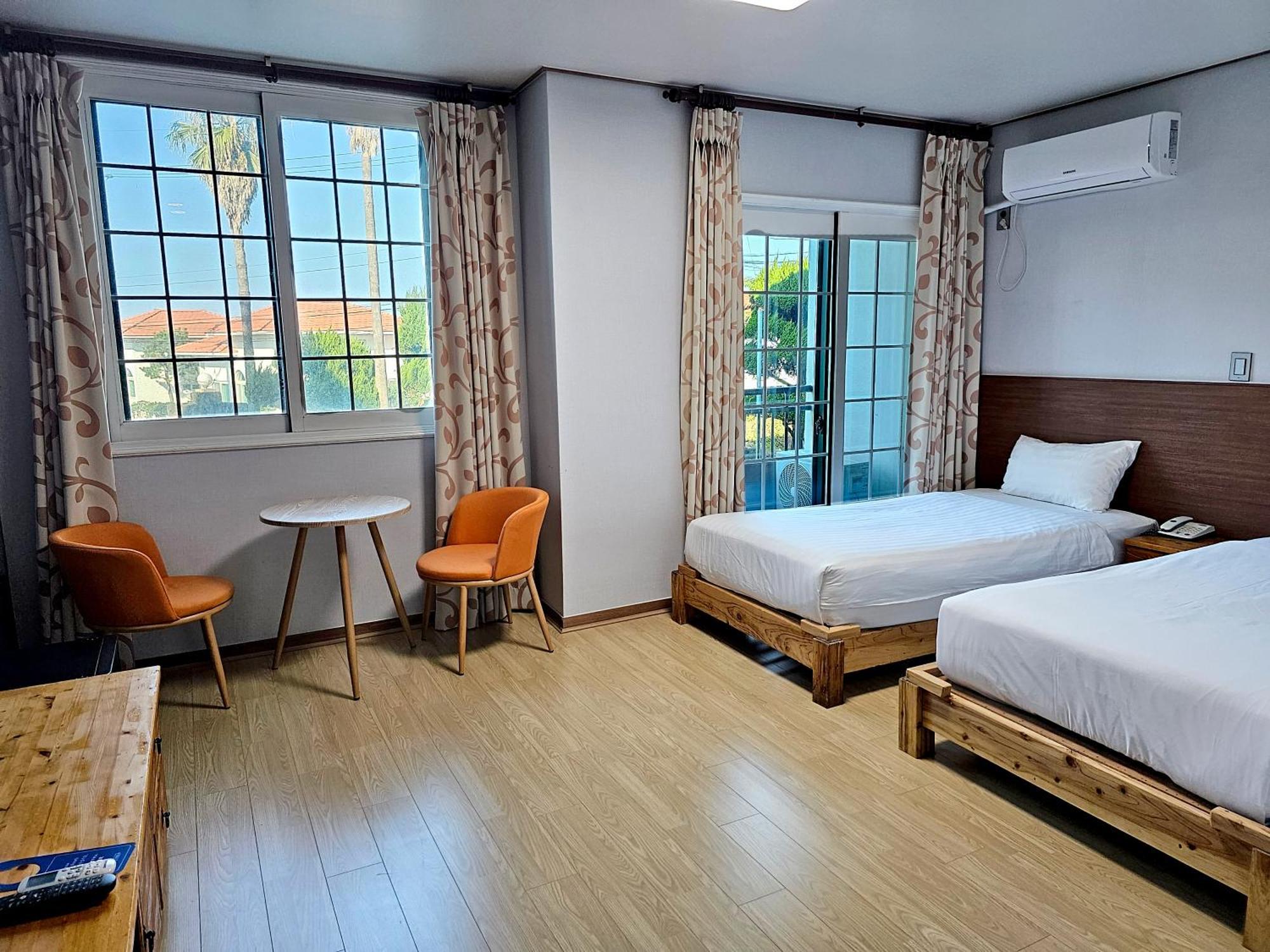 Sea Cliff Hotel Чеджу Екстериор снимка