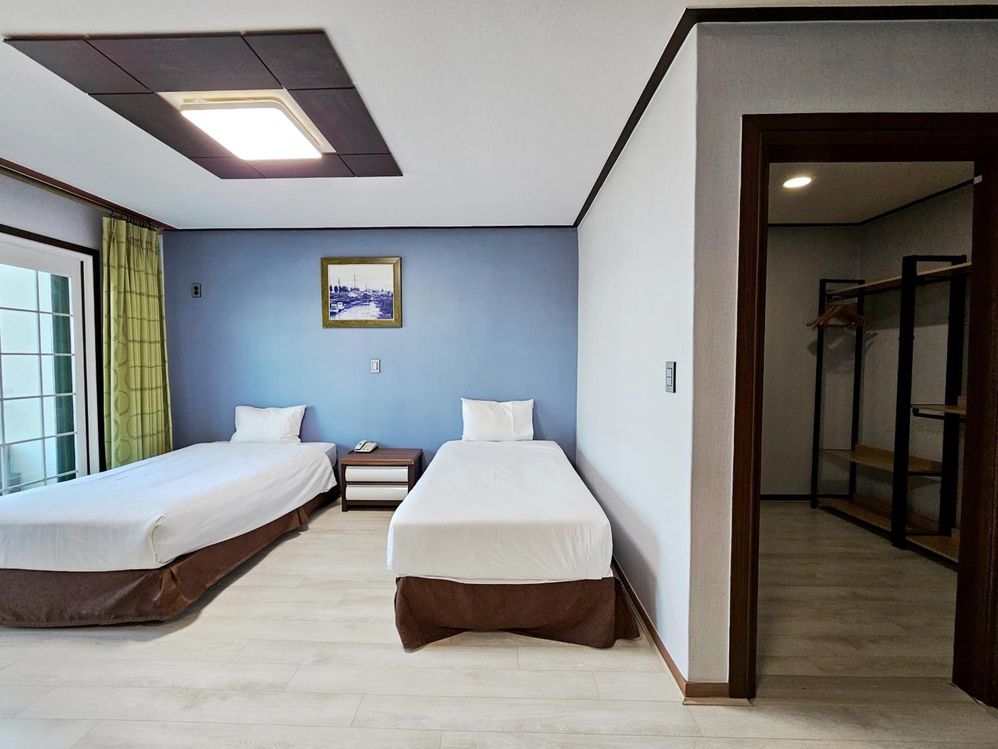 Sea Cliff Hotel Чеджу Екстериор снимка