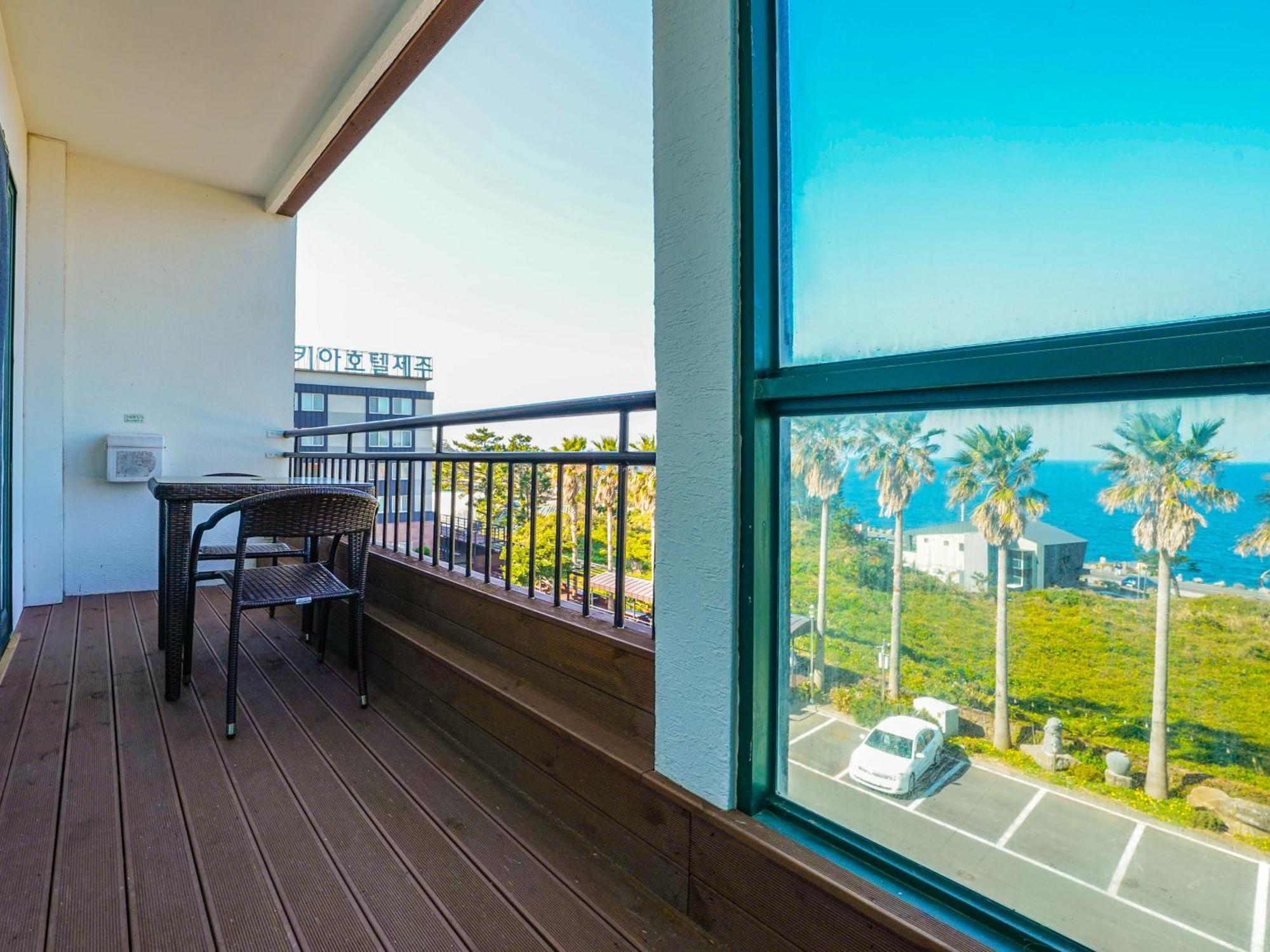 Sea Cliff Hotel Чеджу Екстериор снимка