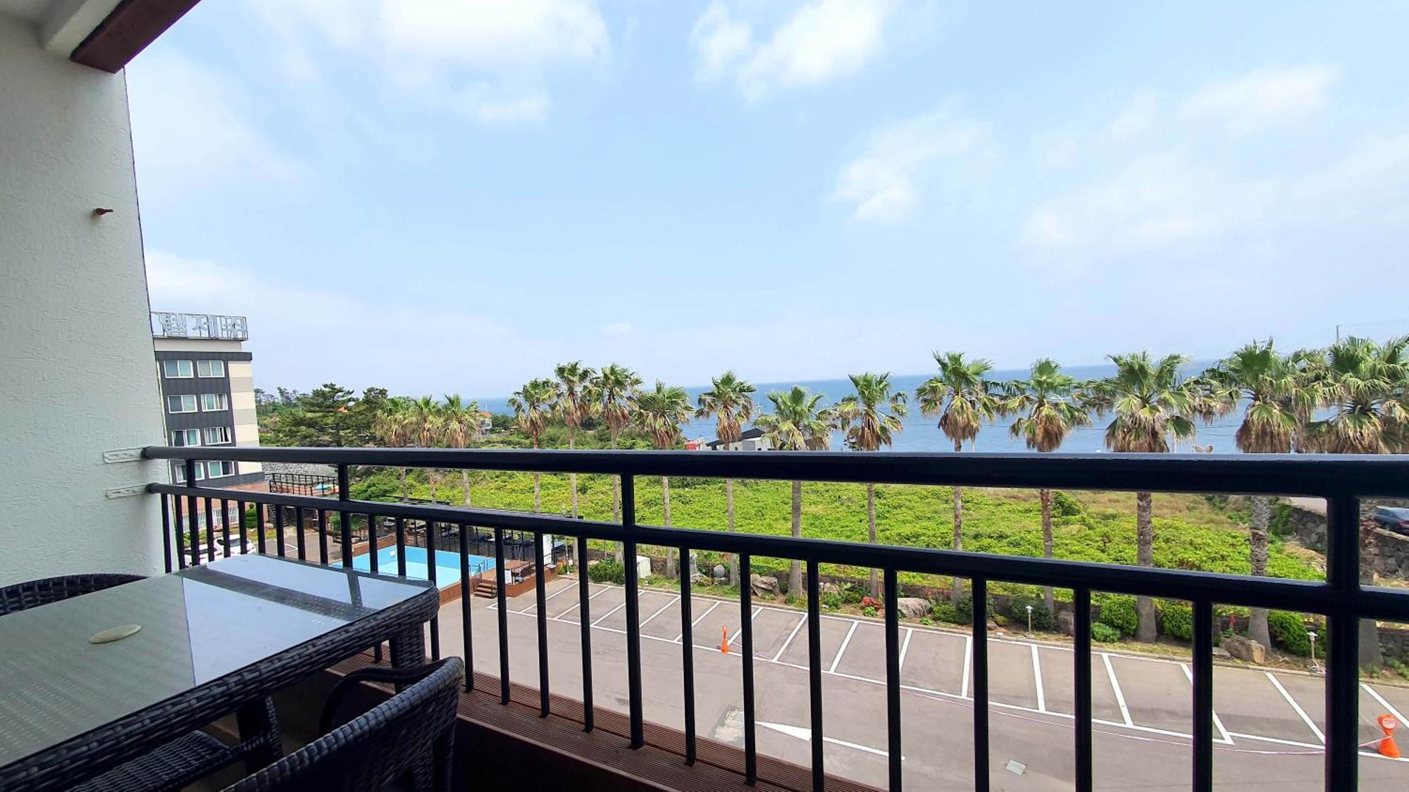 Sea Cliff Hotel Чеджу Екстериор снимка