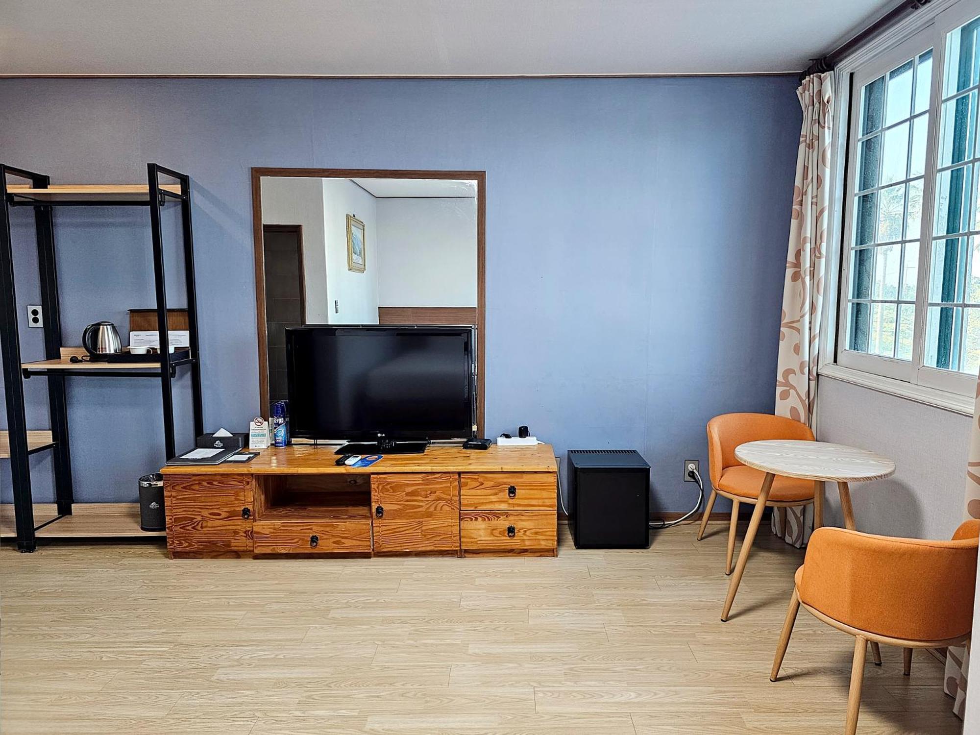 Sea Cliff Hotel Чеджу Екстериор снимка